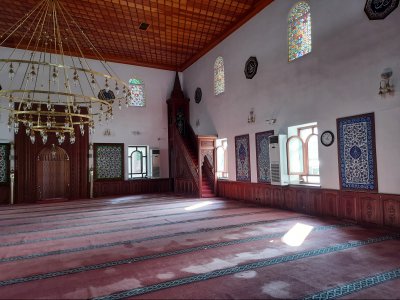 İznik Eşrefzâde (Eşref-i Rumi) Cami ve Türbesi