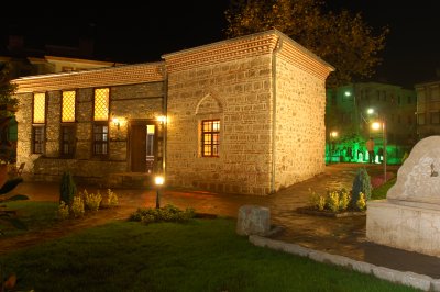 하라츠오울루 메드레세 문화예술회관(Haraççıoğlu Medresesi Kültür Merkezi)