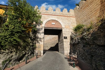 Tahtakale Kapısı
