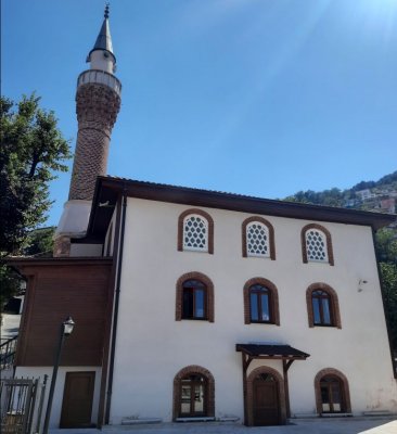 Üç Kuzular (Üç Kozlar) Mosque