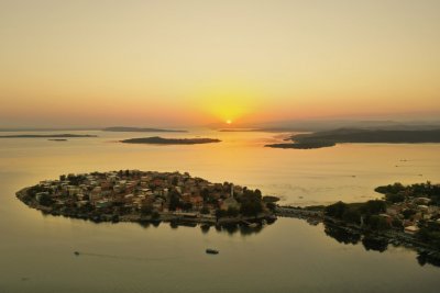  Gölyazı'yı ve Uluabat'ı Kayıkla Turlayın