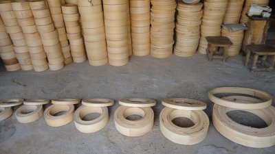 صناعة الحواف الخشبية