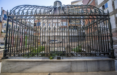 Aşık Yunus Tomb